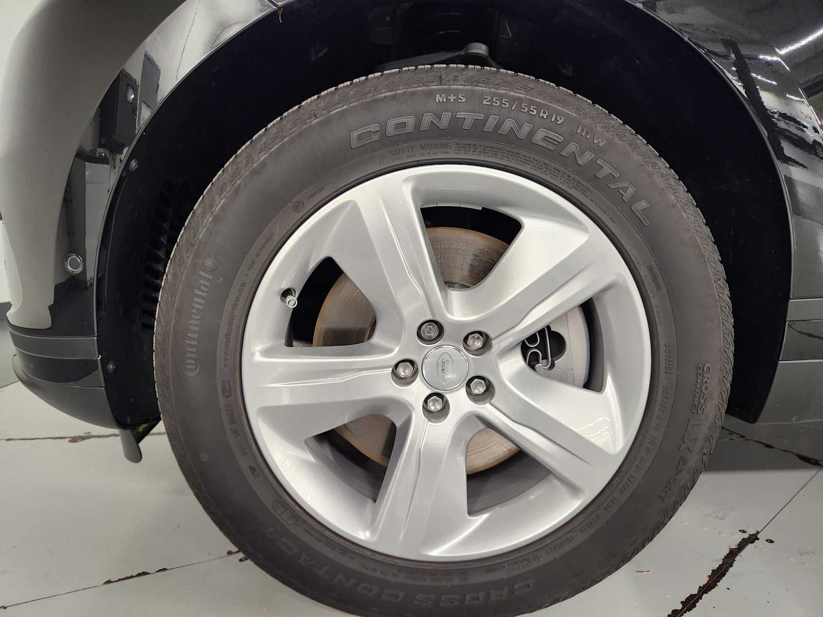 Certified Used 2026 Santorini Black Metallic Land Rover S image 8