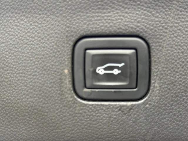 Used 2021 DARK SLATE METALLIC Buick Avenir image 19