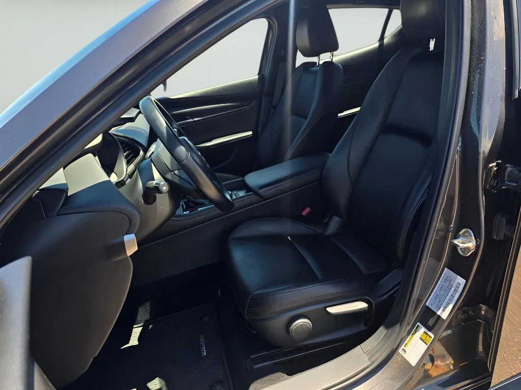 Used 2021 Machine Gray Metallic Mazda Select image 16