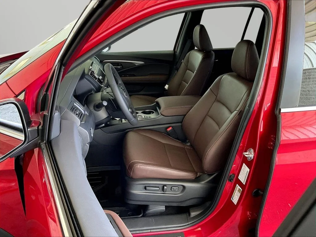 New 2026 Radiant Red Metallic II Honda RTL image 25