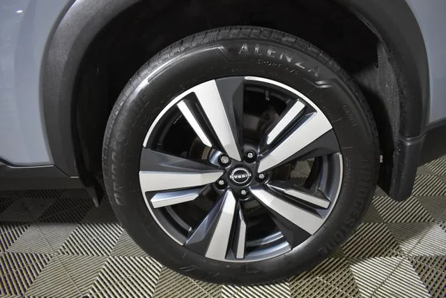 Used 2023 Gray Nissan SL image 44