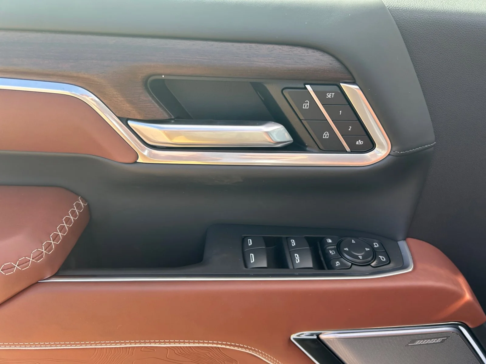 New 2026 Glacier White Tricoat GMC Denali Ultimate image 17