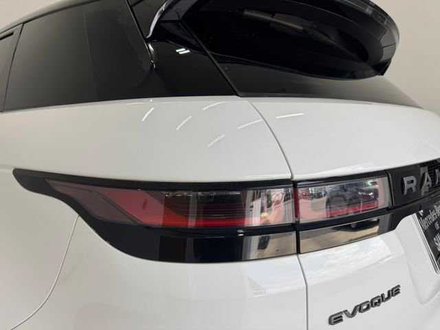 Used 2023 Fuji White Land Rover Dynamic image 34