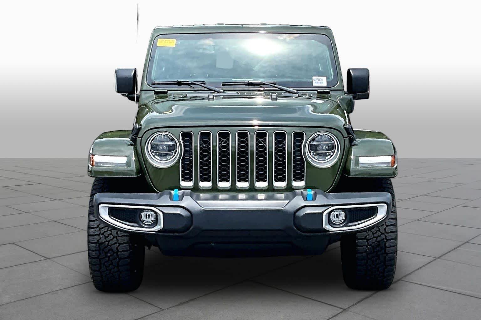 Used 2022 Sarge Green Clearcoat Jeep Unlimited Sahara image 4