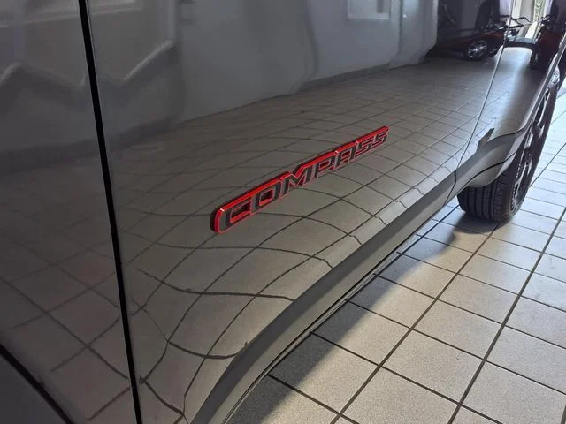 Used 2023 Crystal Metallic Jeep Trailhawk image 6