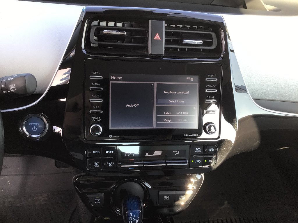 Used 2022 White Toyota L Eco image 15