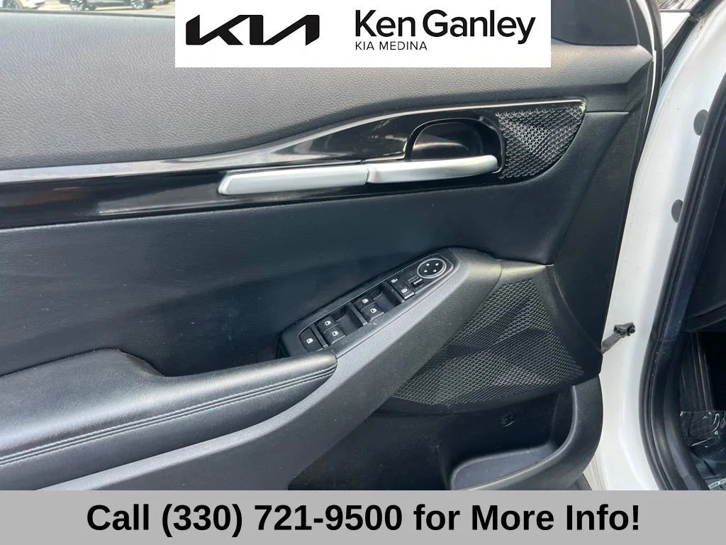 Used 2021 White Kia S image 26
