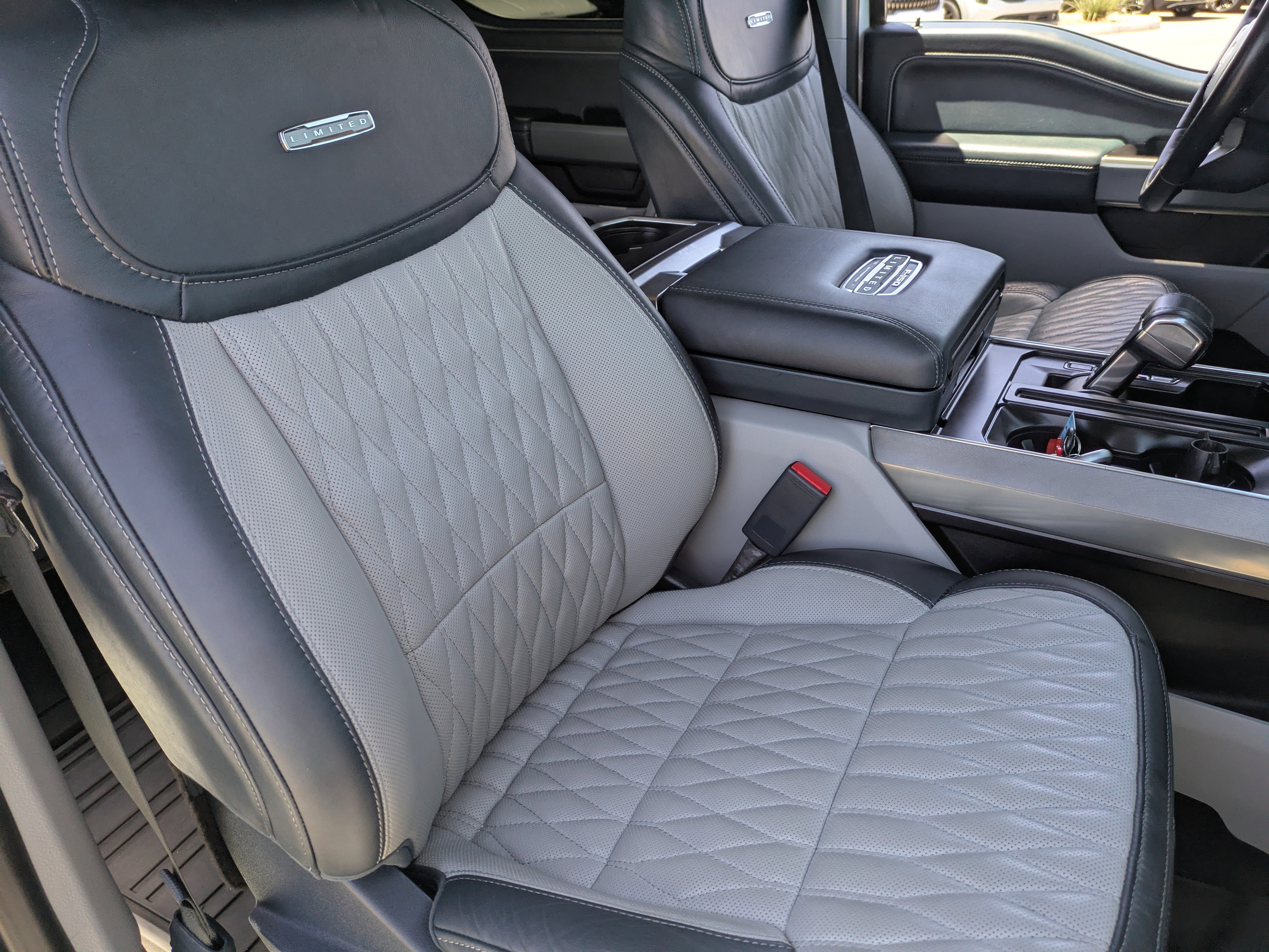 Used 2023 White Metallic Ford Limited image 10