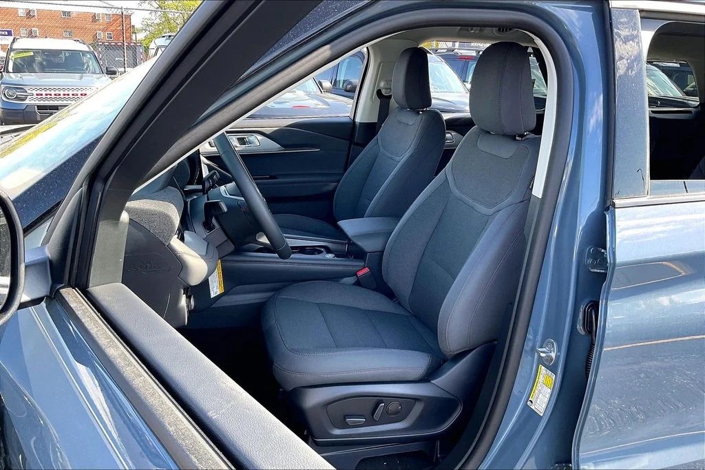 New 2026 Vapor Blue Metallic Ford Active image 24