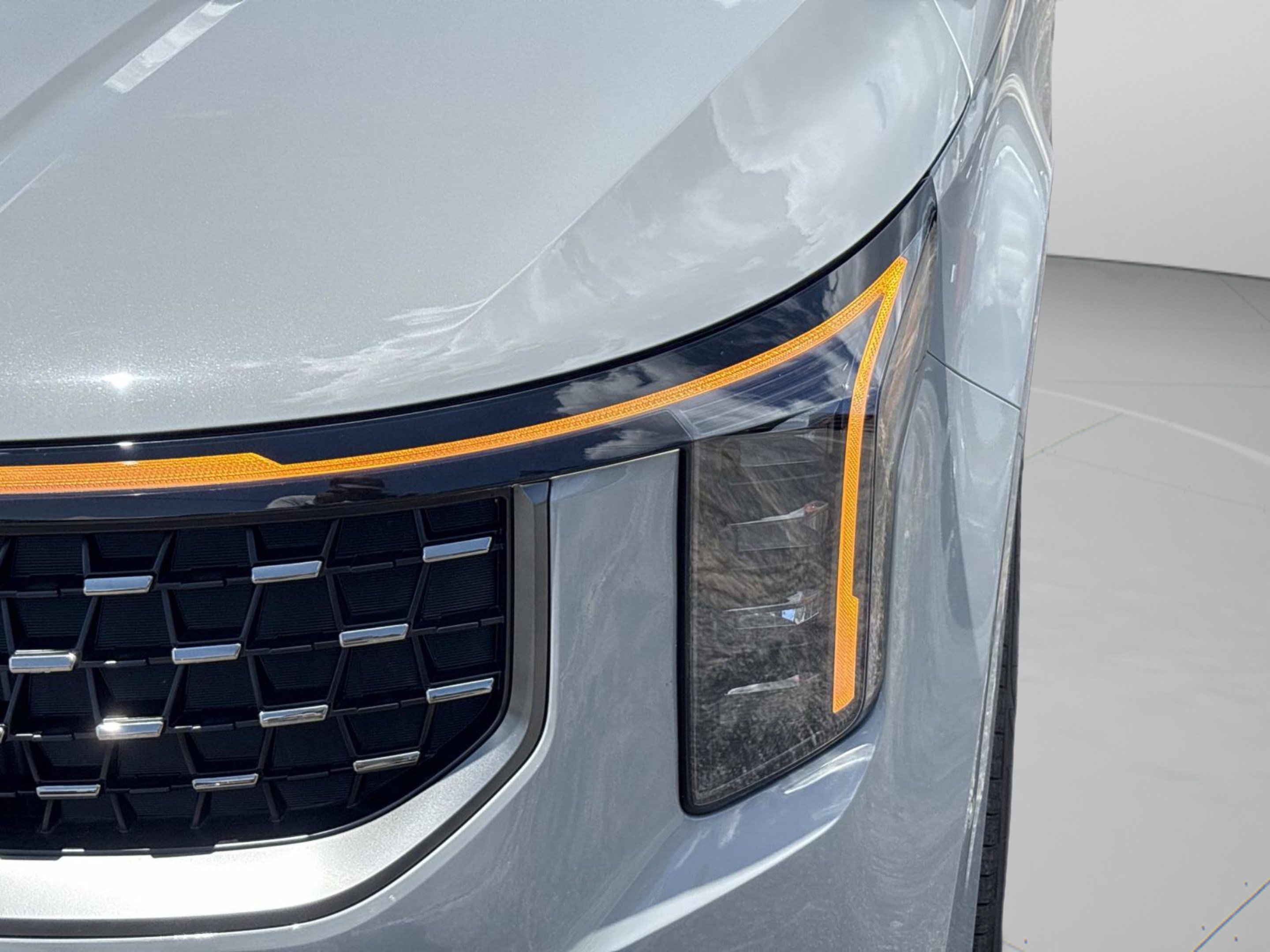 New 2026 Ceramic Silver Kia SX image 9