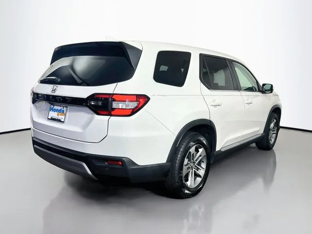 Certified Used 2025 Platinum White Pearl Honda 2WD EX-L image 9