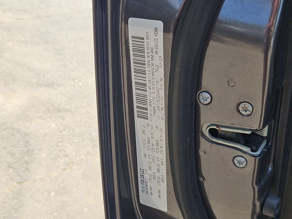 Used 2016 Crystal Metallic Ram Laramie image 29