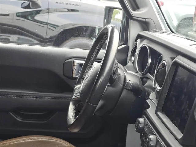 Used 2022 White Jeep Unlimited Sahara image 31