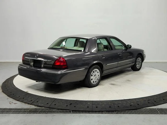 Used 2007 Gray Mercury GS image 8