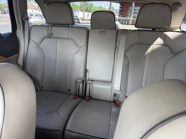 Used 2012 Gray Lincoln Base image 14