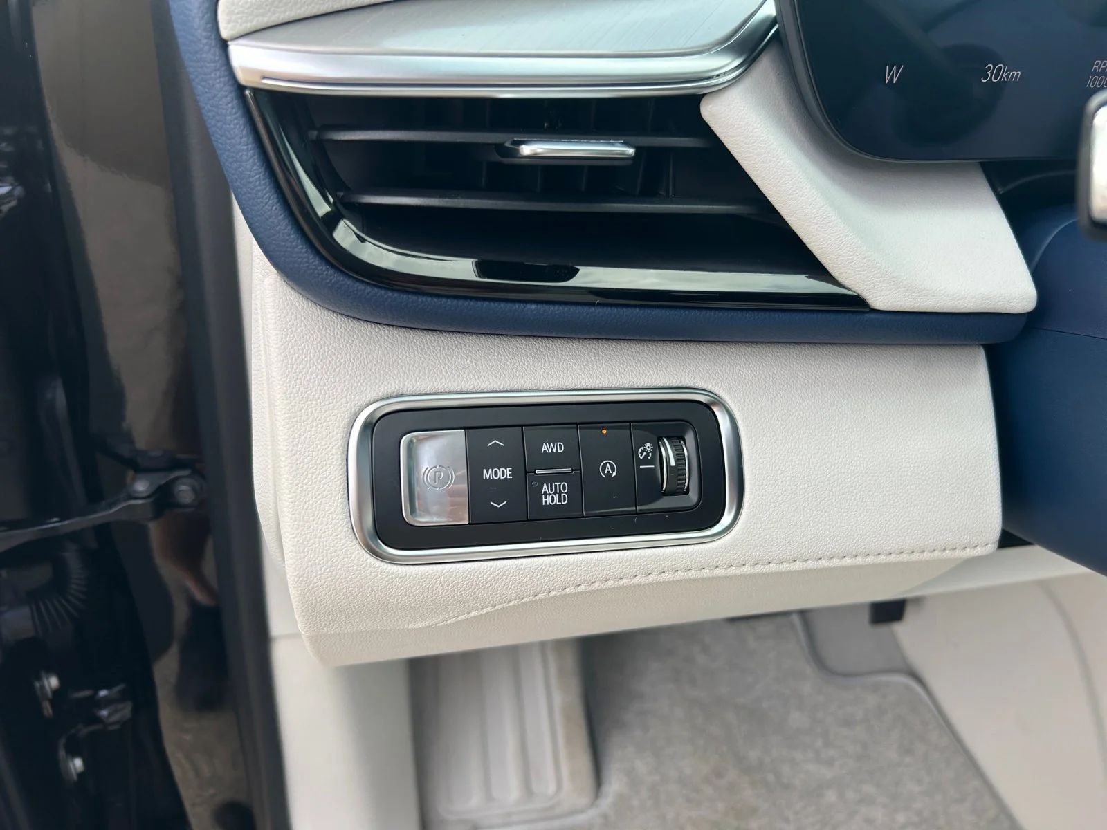 New 2026 Ebony Twilight Metallic Buick Avenir AWD image 16