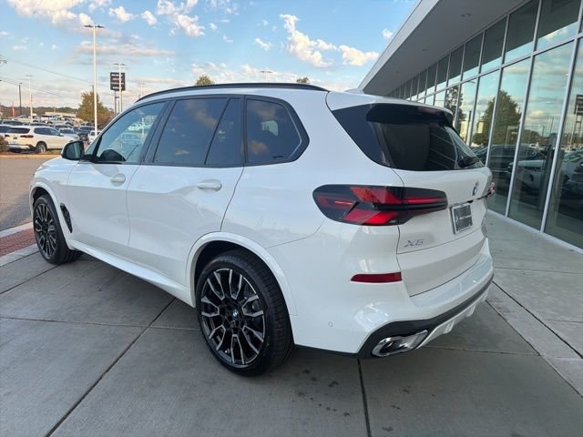Used 2026 White BMW sDrive40i image 4