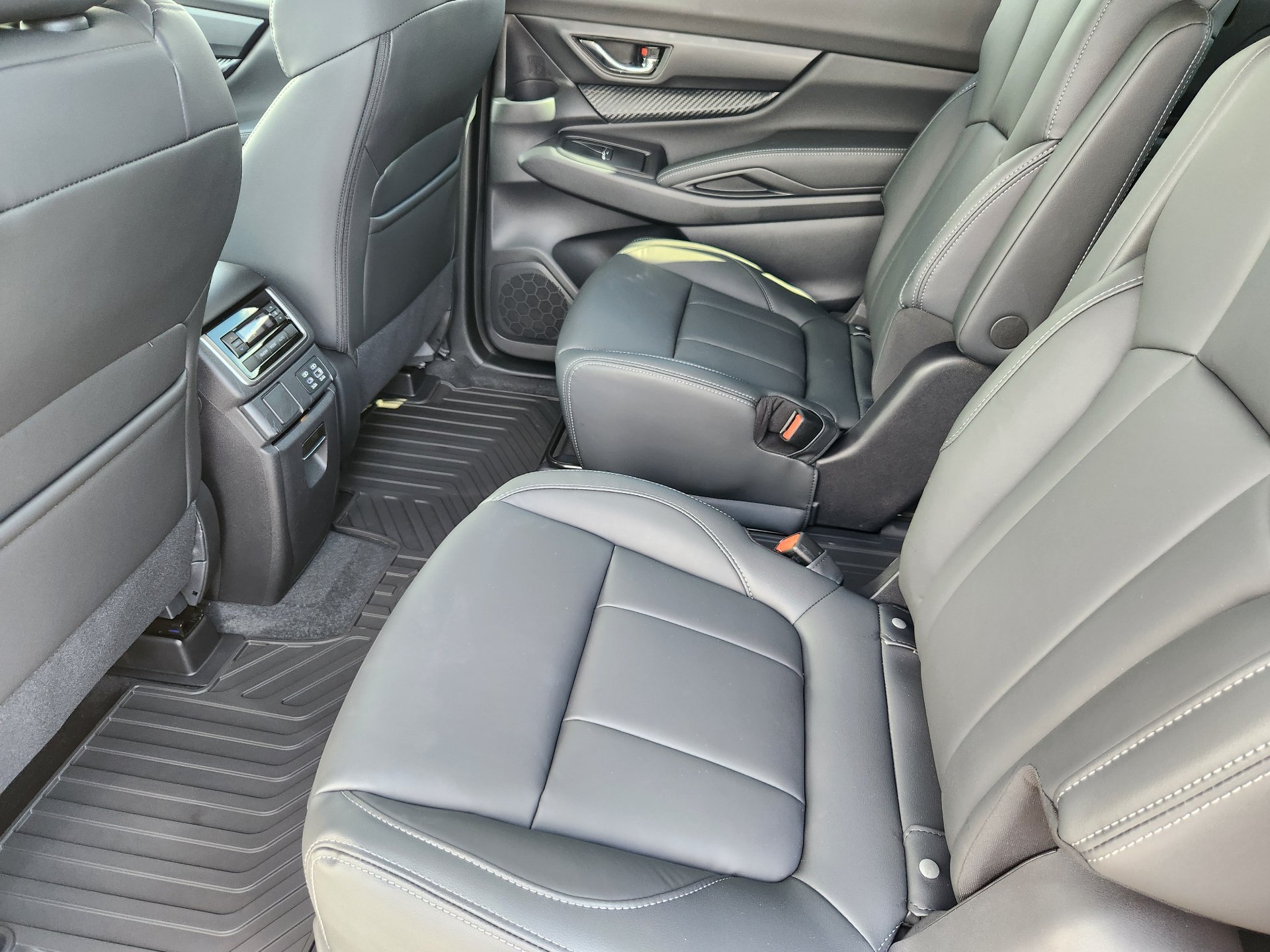 New 2026 CRYSTAL WHITE PEARL Subaru Premium 7-Passenger image 22