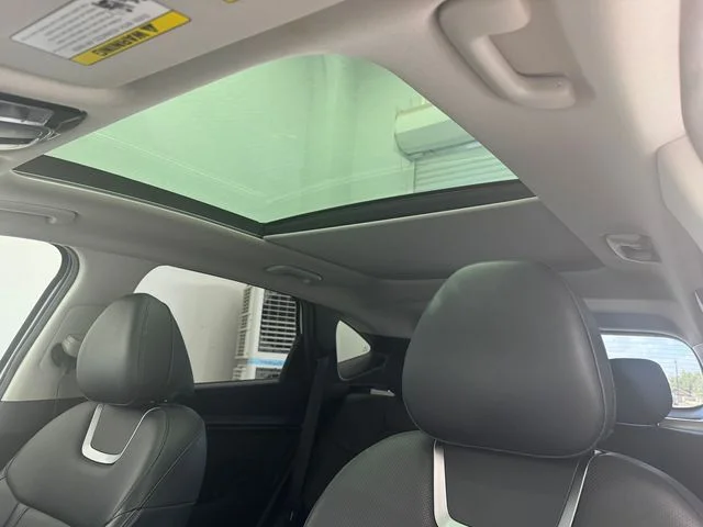 Used 2023 Serenity White Pearl Hyundai Limited image 5