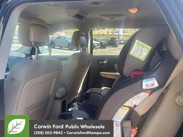 Used 2015 Black Dodge SXT image 13
