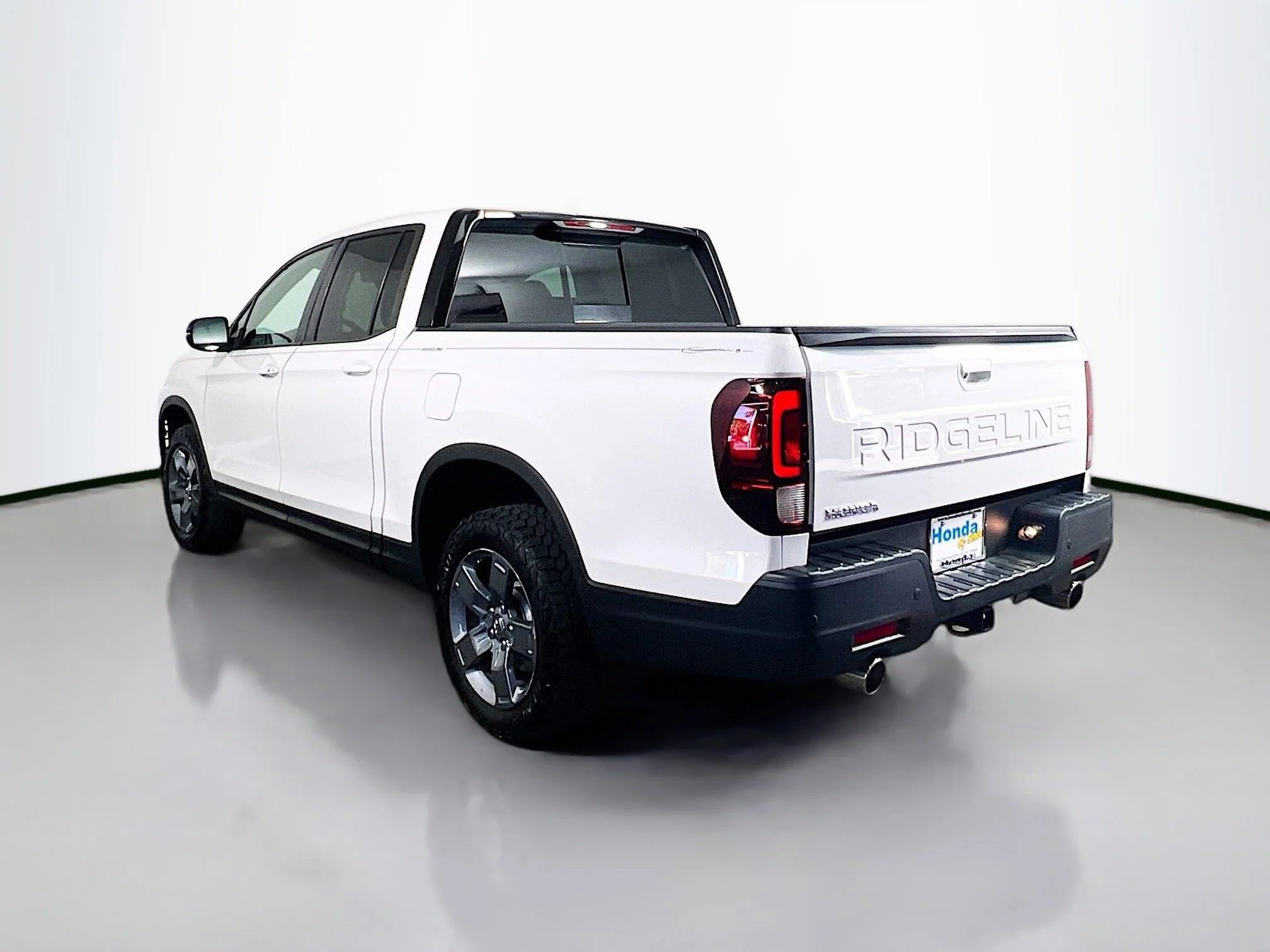 Certified Used 2025 Platinum White Pearl Honda AWD TRAILSPORT image 30