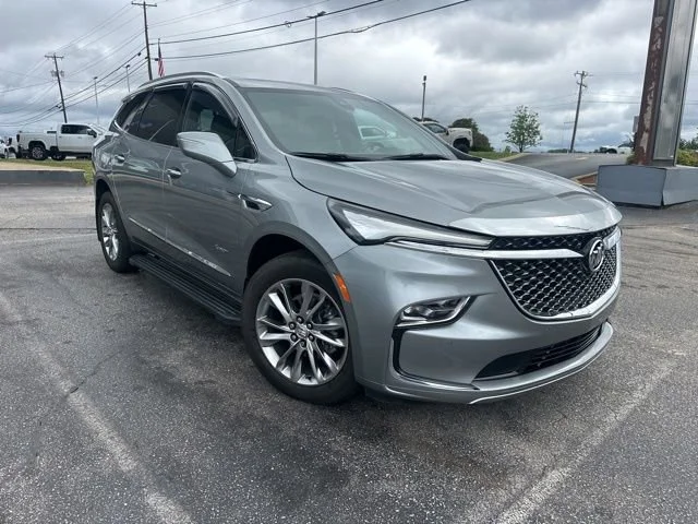 2024 Buick Enclave Avenir's photo
