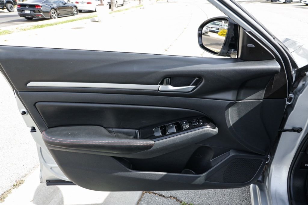 Used 2024 Silver Nissan 2.5 SR image 14