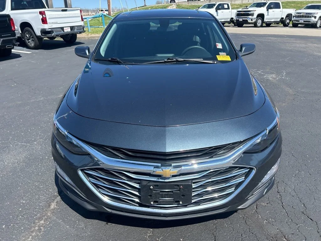 Used 2019 Chevrolet Malibu 1LT with VIN 1G1ZD5STXKF142073 for sale in Kansas City