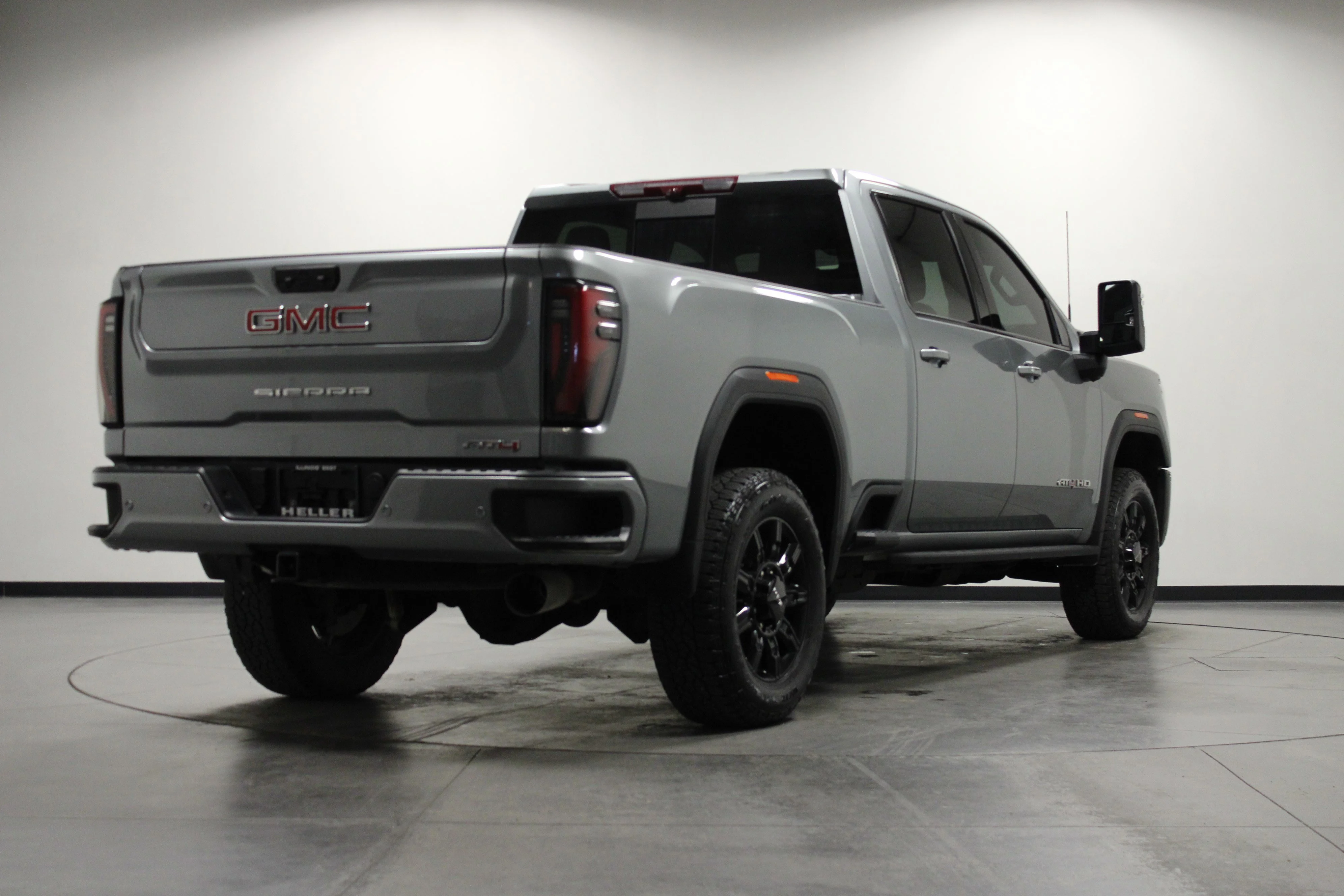 Used 2024 Sterling Metallic GMC AT4 image 4