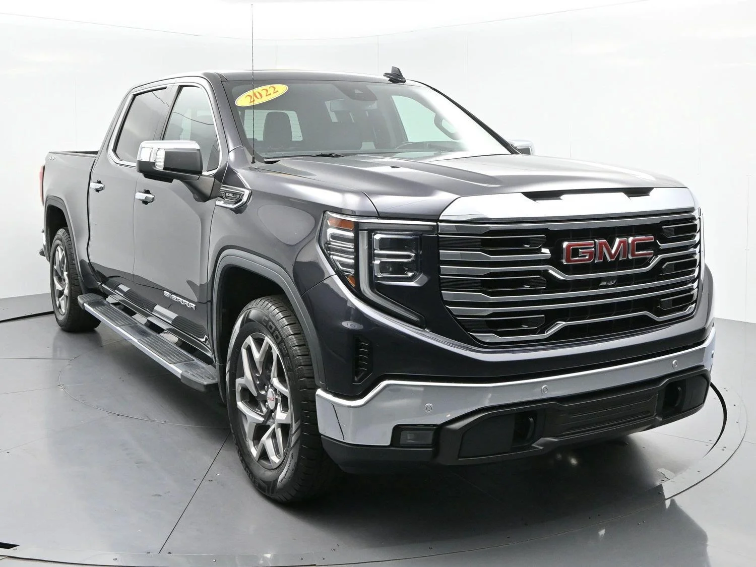Used 2022 Titanium Rush Metallic GMC SLT image 2