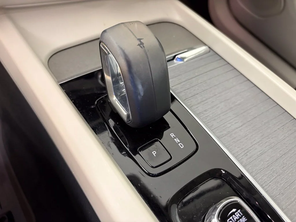Used 2024 Blue Volvo T8 Plus Dark Theme image 27