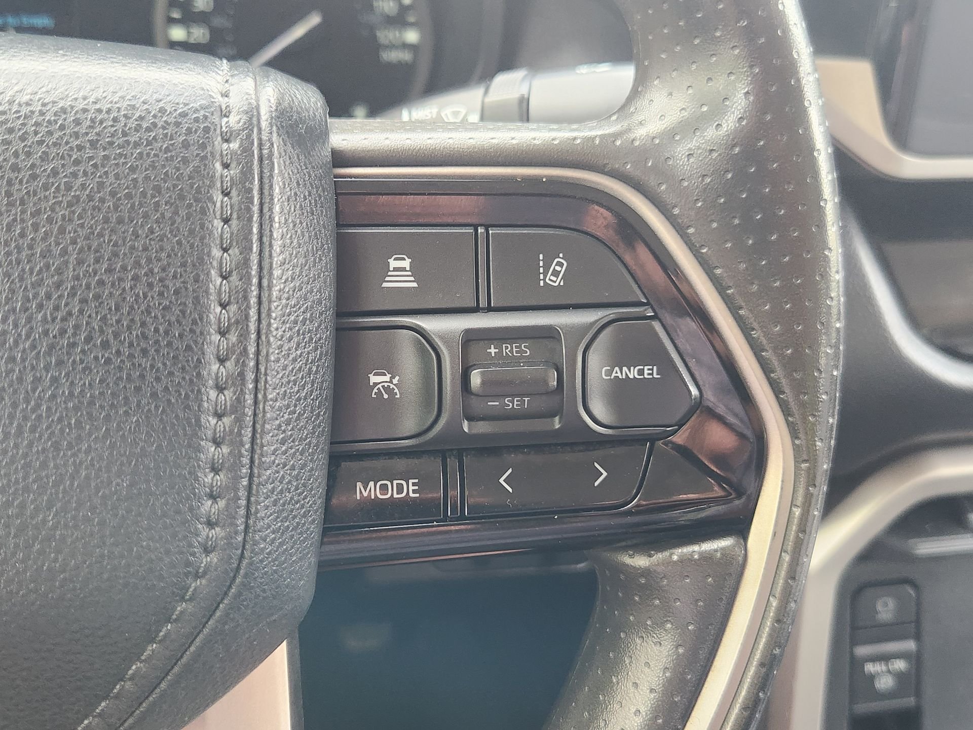 Used 2022 Magnetic Gray Metallic Toyota SR5 image 29