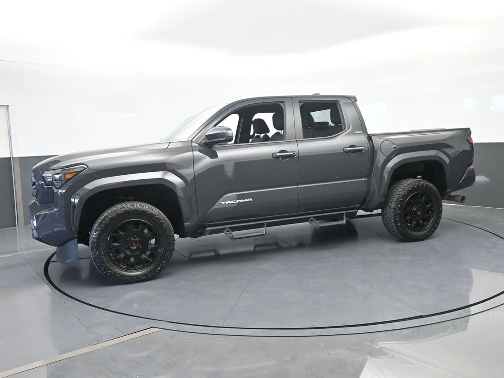 Used 2025 Underground Toyota SR5 image 2