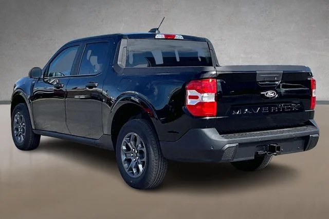 New 2026 Black Ford XLT image 3