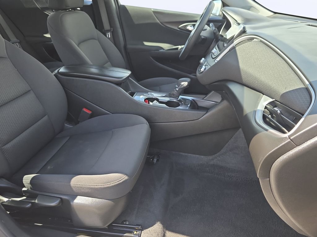 2025 Chevrolet Malibu 1LT - Photo 34