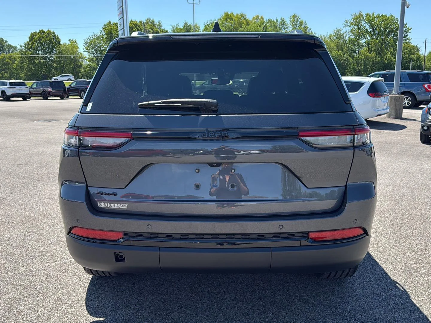 Used 2023 Baltic Gray Metallic Clearcoat Jeep Altitude image 16
