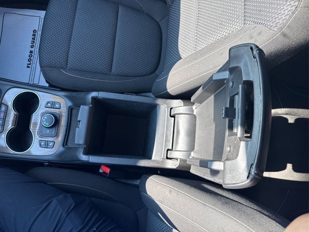 Used 2021 Summit White GMC SLE image 11