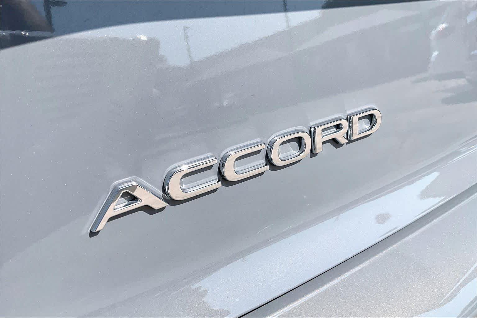 Certified Used 2025 Urban Gray Pearl Honda HYBRID EX-L image 31