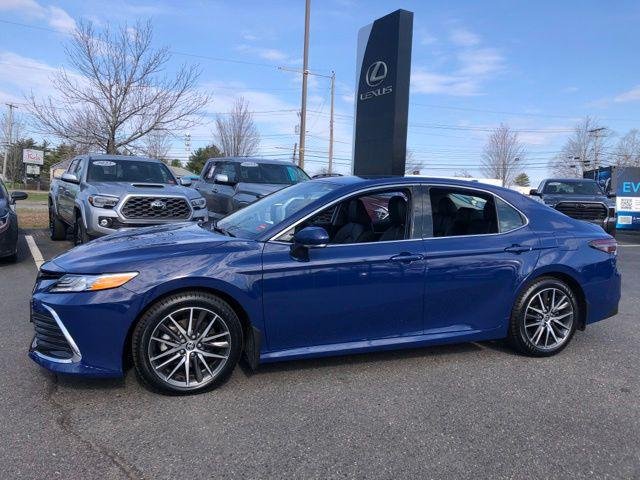 Certified Used 2023 RESERVOIR BLUE Toyota  image 7