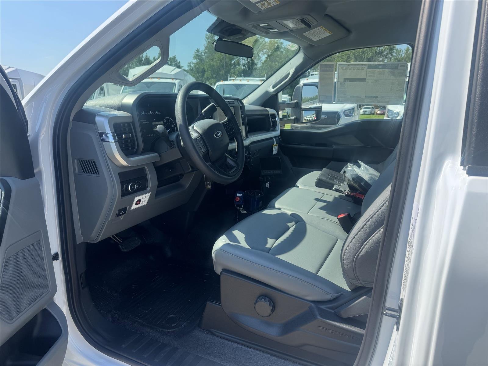 2024 Ford F-600 Super Duty Chassis Cab XL - Photo 46