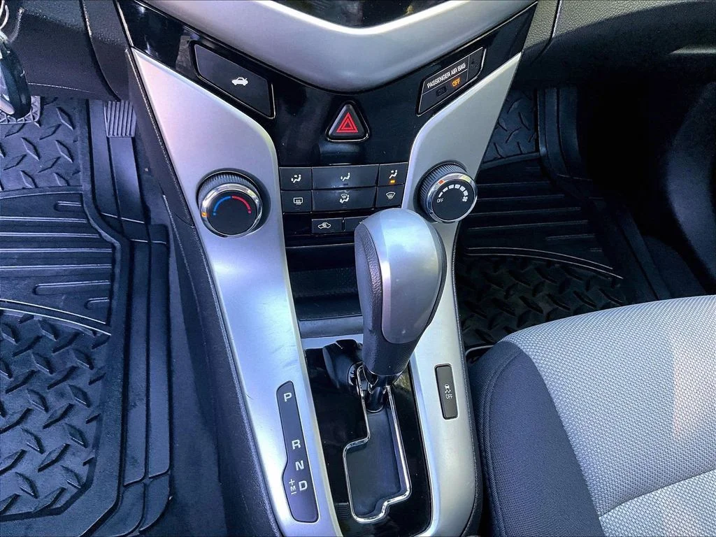 Used 2016 White Chevrolet LS image 26