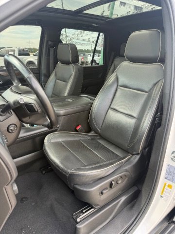 Used 2021 Iridescent Pearl Tricoat Chevrolet Premier image 11