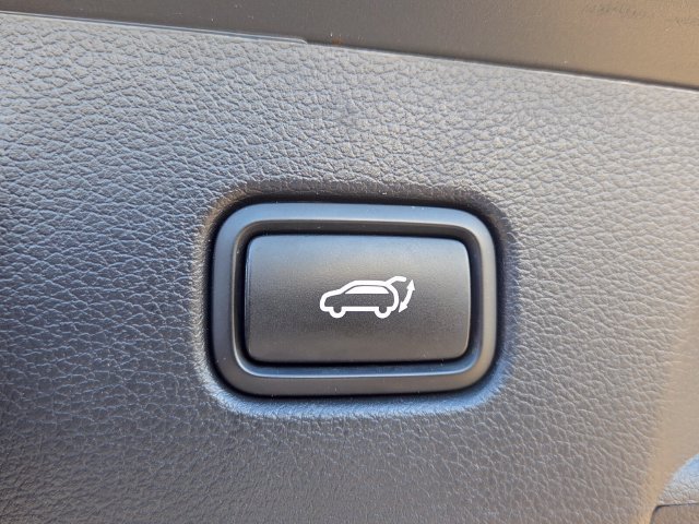 Used 2021 Green Hyundai Limited image 14