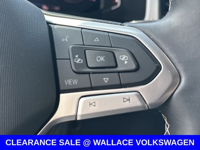 Used 2022 Silver Volkswagen 3.6L V6 SE w/Technology image 23