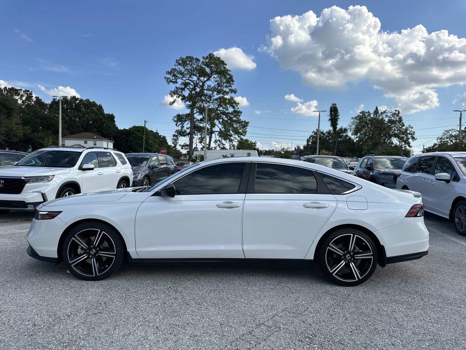 2023 Honda Accord Hybrid Sport photo 2