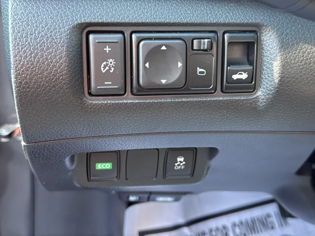 Used 2019 Gray Nissan SV image 28