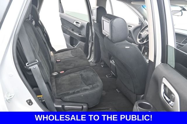 Used 2014 Silver Nissan SV image 33