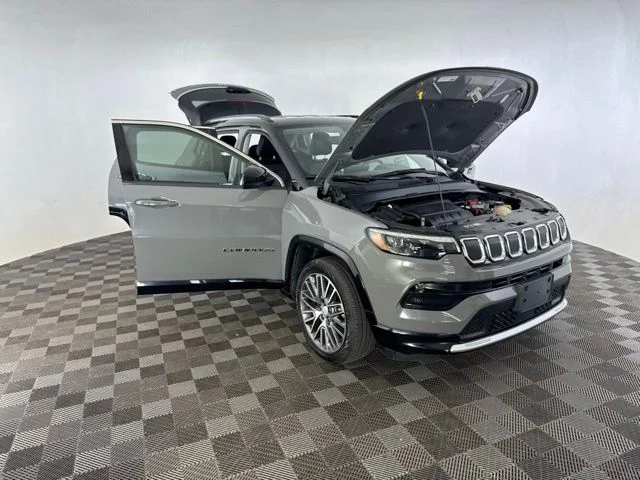Used 2022 Gray Jeep Limited image 14