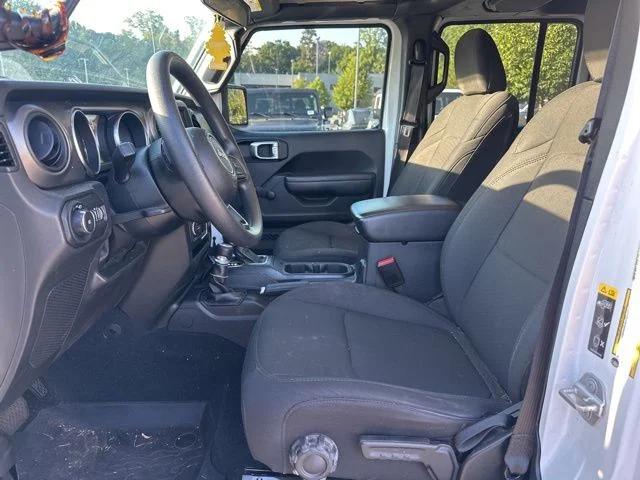 Used 2022 White Jeep Unlimited Sport image 9