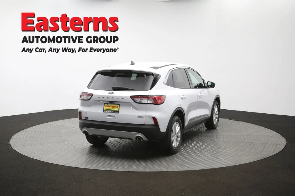 Used 2022 White Ford SE image 40